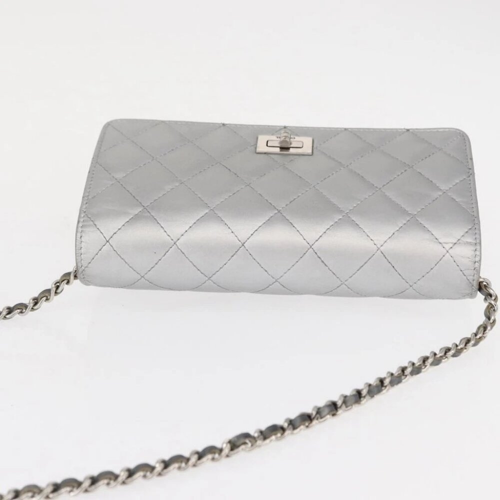 CHANEL Matelasse Chain Wallet Leather Silver - Picture 6 of 16